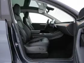 Tesla Model y thumbnail 12