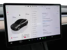 Tesla Model y thumbnail 18