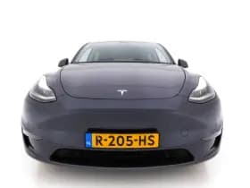 Tesla Model y thumbnail 3