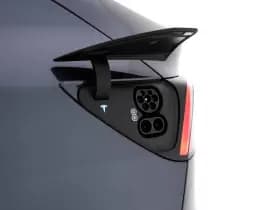 Tesla Model y thumbnail 32