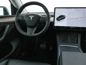 Tesla Model y thumbnail 8