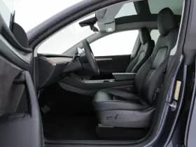 Tesla Model y thumbnail 9