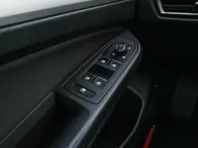 Volkswagen Golf thumbnail 21