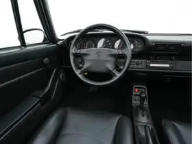 Porsche 911 thumbnail 9