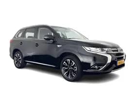 Mitsubishi Outlander thumbnail 1