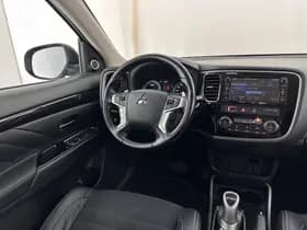 Mitsubishi Outlander thumbnail 8
