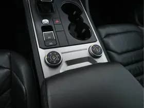 Volkswagen Touareg thumbnail 14