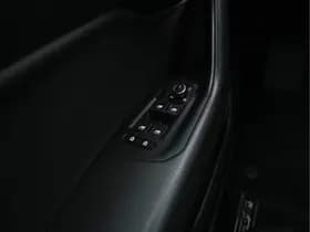 Volkswagen Touareg thumbnail 22