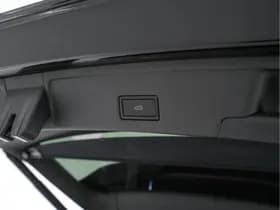 Volkswagen Touareg thumbnail 26