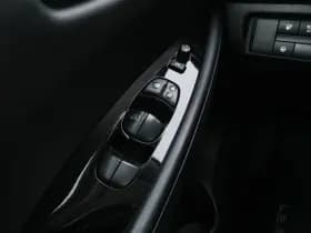 Nissan Leaf thumbnail 22