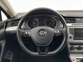 Volkswagen Passat thumbnail 18