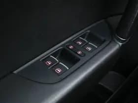 Volkswagen Touareg thumbnail 24