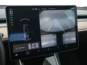 Tesla Model 3 thumbnail 14