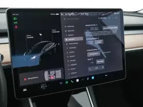 Tesla Model 3 thumbnail 15