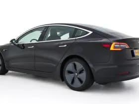 Tesla Model 3 thumbnail 5