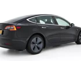 Tesla Model 3 thumbnail 7
