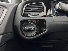 Volkswagen Golf thumbnail 21