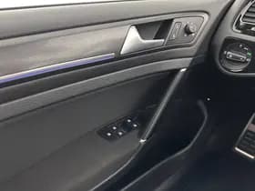 Volkswagen Golf thumbnail 22