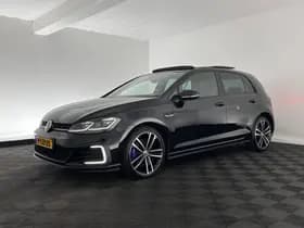 Volkswagen Golf thumbnail 4