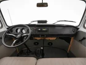 Volkswagen Kombi thumbnail 8