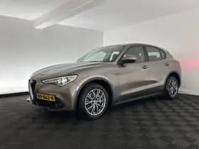 Alfa Romeo Stelvio thumbnail 4