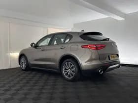 Alfa Romeo Stelvio thumbnail 5