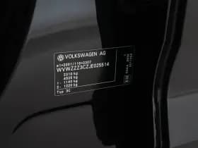 Volkswagen Passat thumbnail 33
