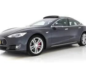 Tesla Model s thumbnail 4