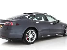 Tesla Model s thumbnail 7