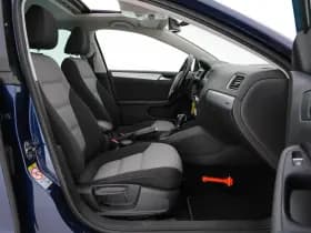 Volkswagen Jetta thumbnail 12