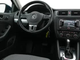 Volkswagen Jetta thumbnail 8