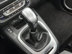 Renault Scenic thumbnail 16