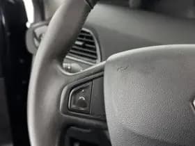 Renault Scenic thumbnail 20