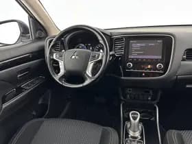 Mitsubishi Outlander thumbnail 8