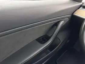 Tesla Model 3 thumbnail 26