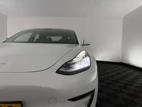 Tesla Model 3 thumbnail 30