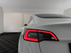 Tesla Model 3 thumbnail 31