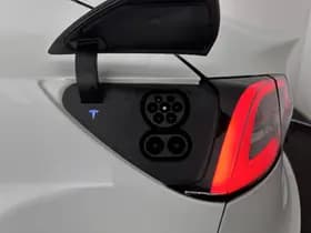 Tesla Model 3 thumbnail 32