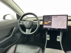 Tesla Model 3 thumbnail 8