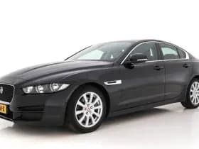 Jaguar Xe thumbnail 4