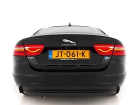 Jaguar Xe thumbnail 6