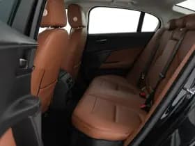 Jaguar Xe thumbnail 10