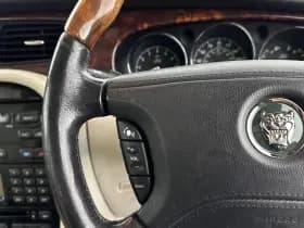 Jaguar Xj thumbnail 16