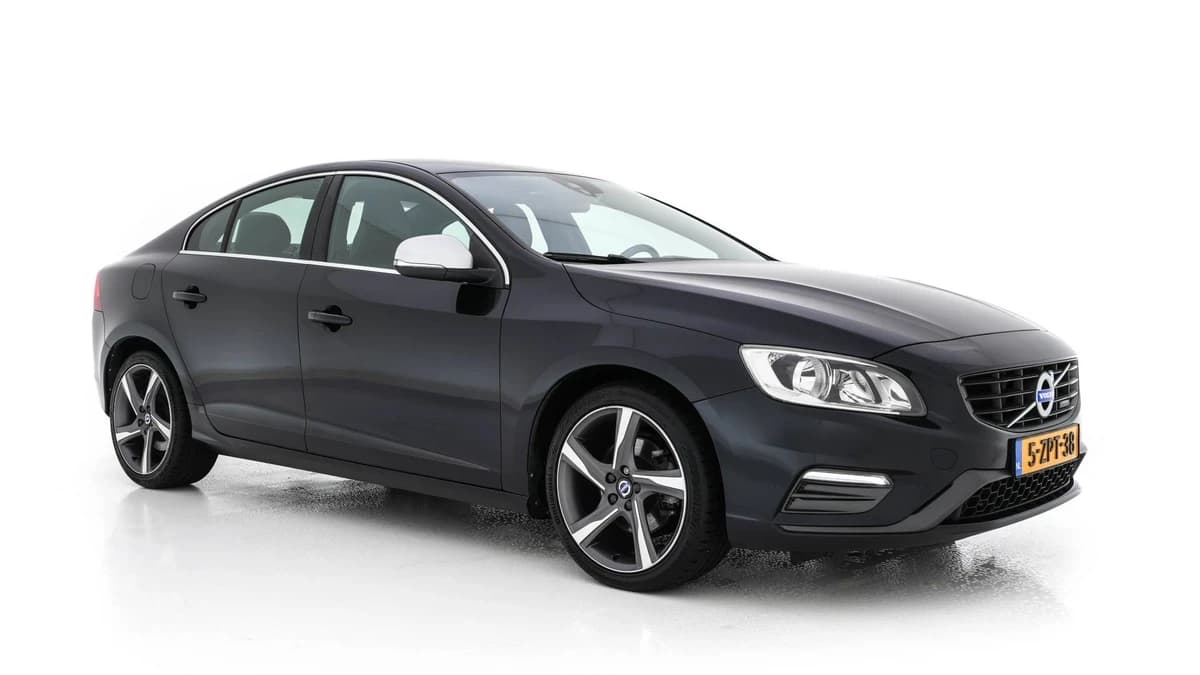 Volvo S60 — foto 1