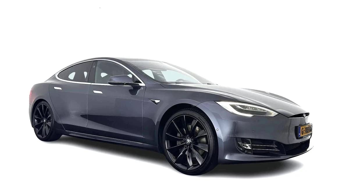 Tesla Model s — foto 1