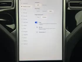Tesla Model s thumbnail 18