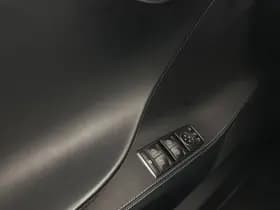 Tesla Model s thumbnail 26
