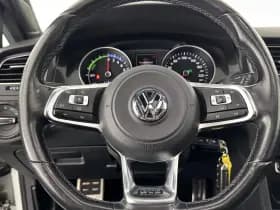 Volkswagen Golf thumbnail 18