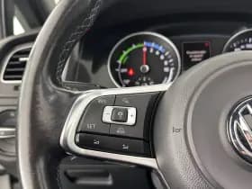 Volkswagen Golf thumbnail 20