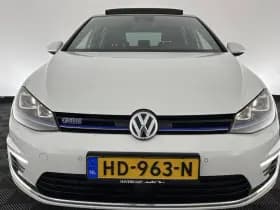 Volkswagen Golf thumbnail 3